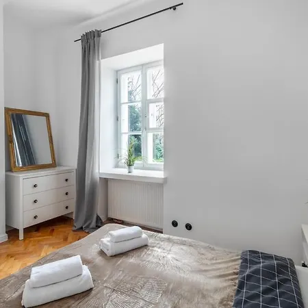 Apartment - Great Location- Stays-mostowa *