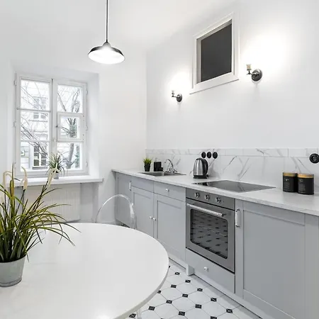 Apartment - Great Location- Stays-mostowa